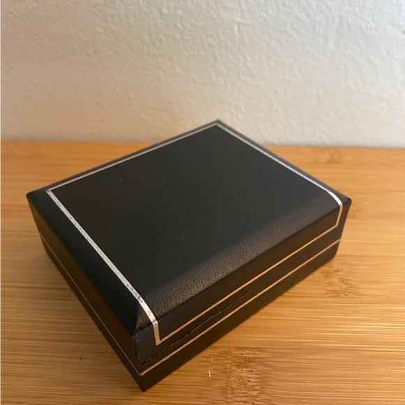 Cufflinks Colibri of London “Racer” Stainless Steel with Mother of Pearl & Onyx - Picture 3 of 6